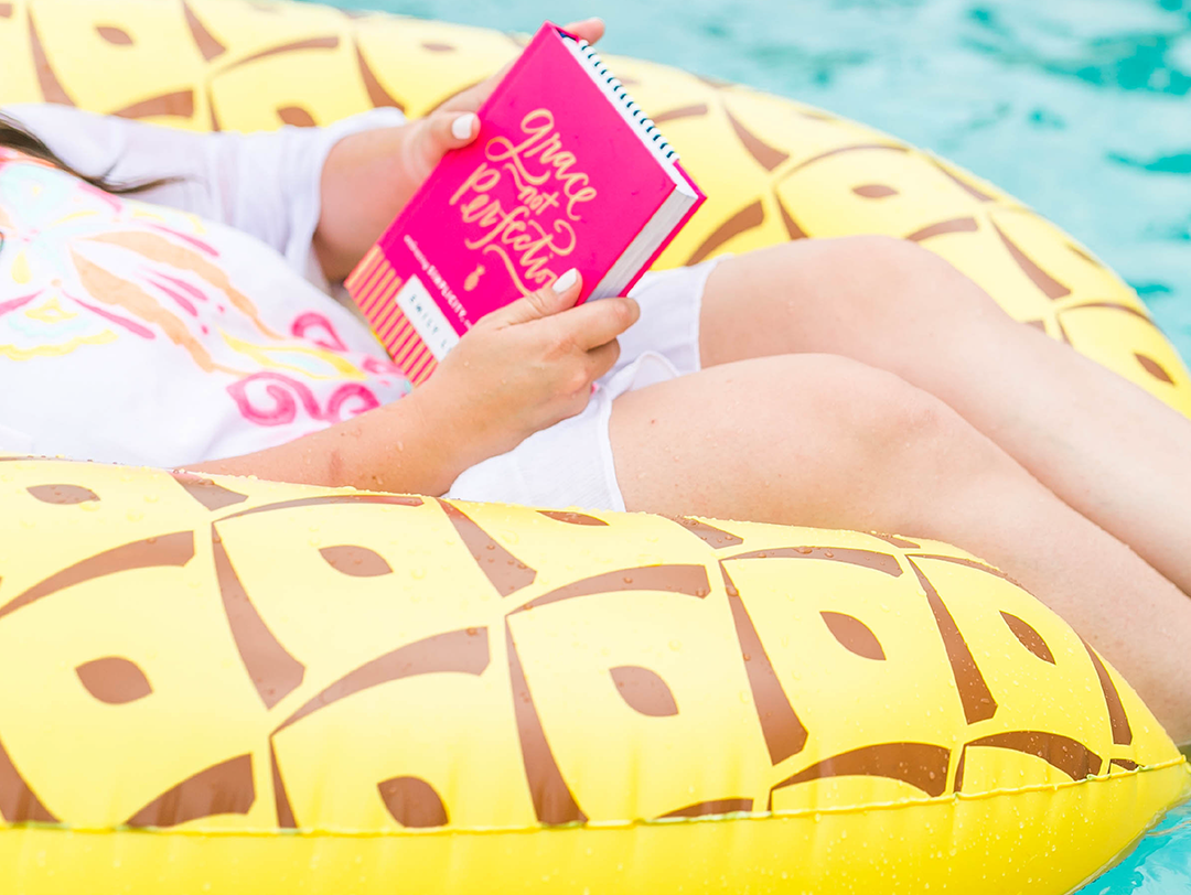 Episode 21: Emily’s Top 8 Beach and Pool Essentials